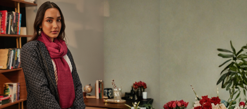 Muffler styling for women